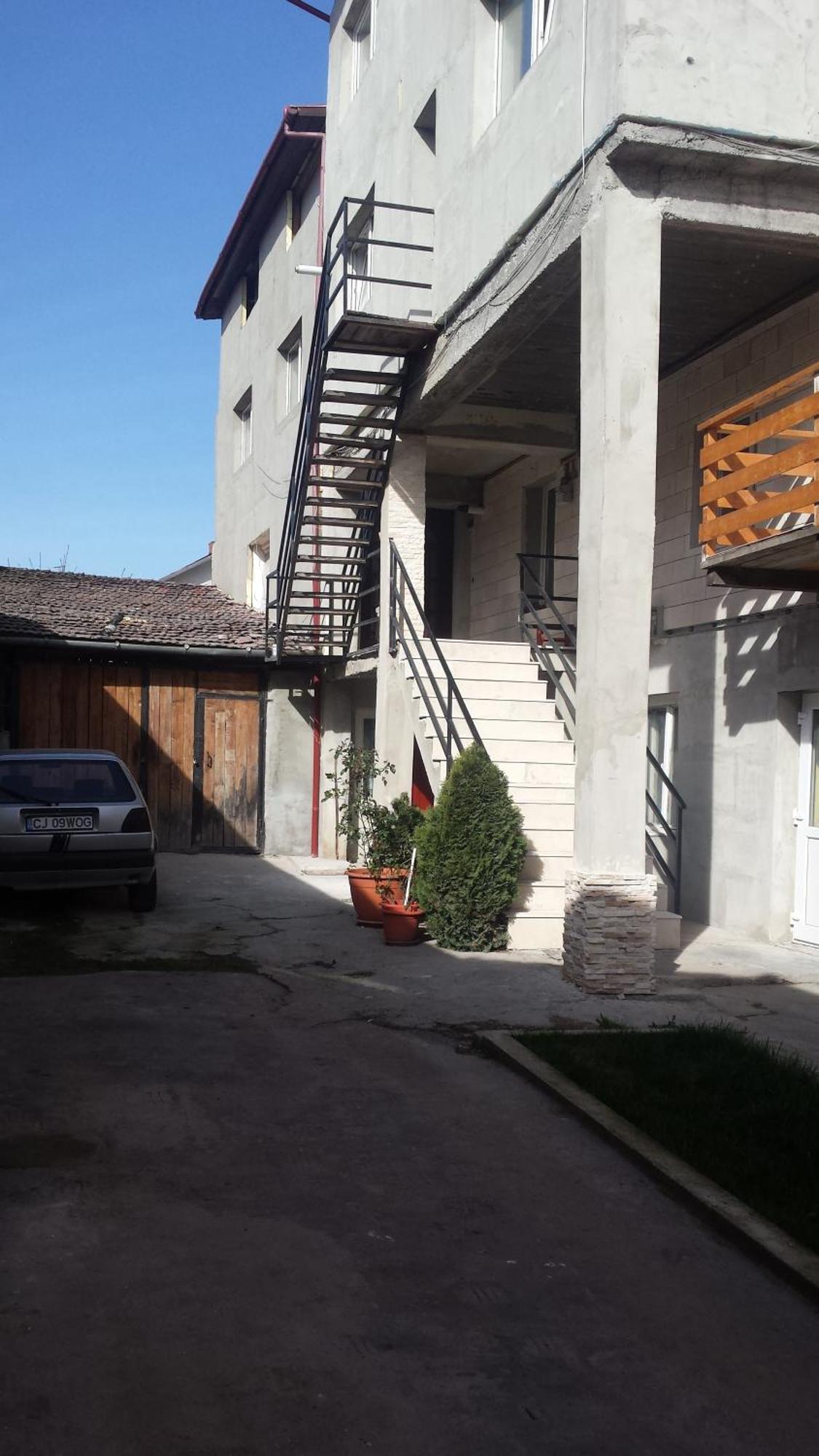 Csikos Apartment Cluj-Napoca Ngoại thất bức ảnh