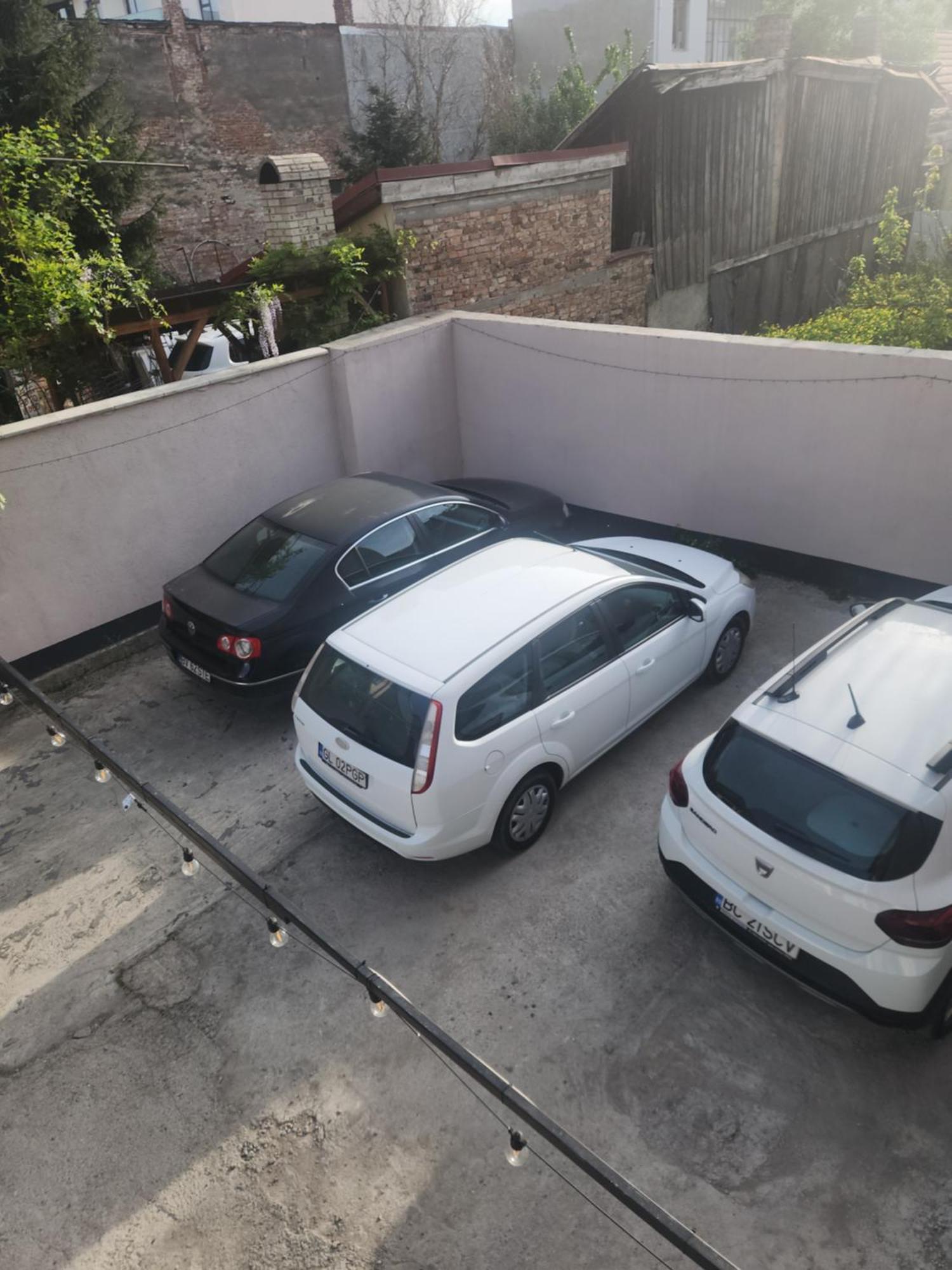 Csikos Apartment Cluj-Napoca Ngoại thất bức ảnh