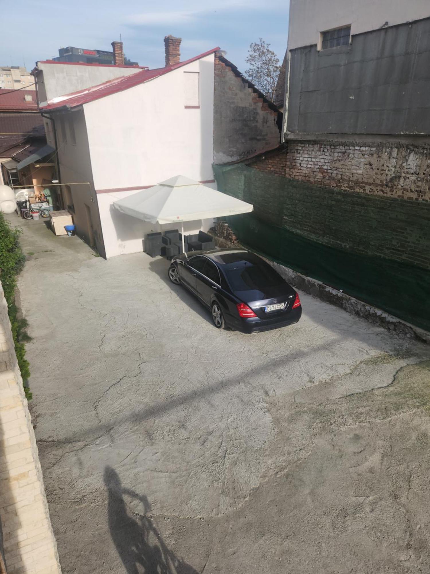 Csikos Apartment Cluj-Napoca Ngoại thất bức ảnh