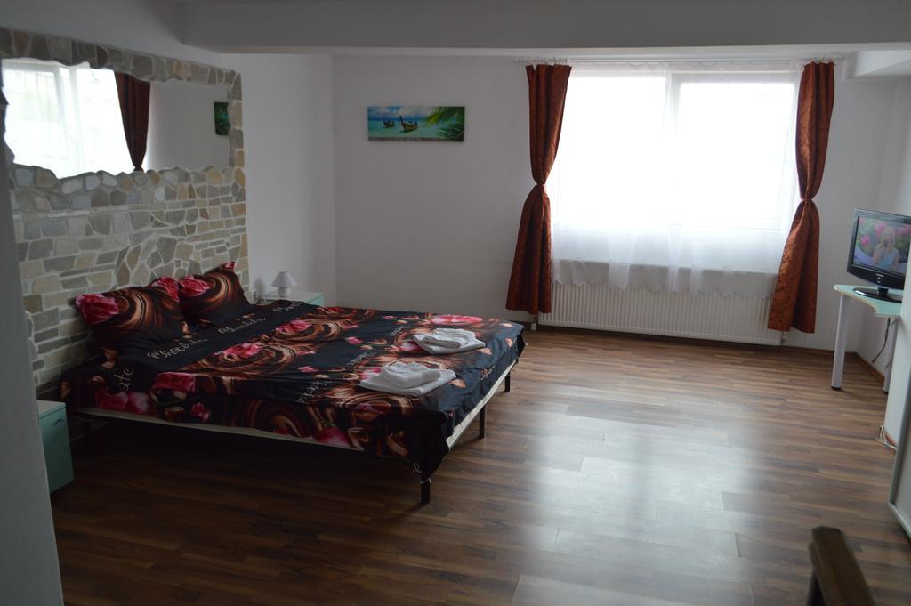 Csikos Apartment Cluj-Napoca Ngoại thất bức ảnh