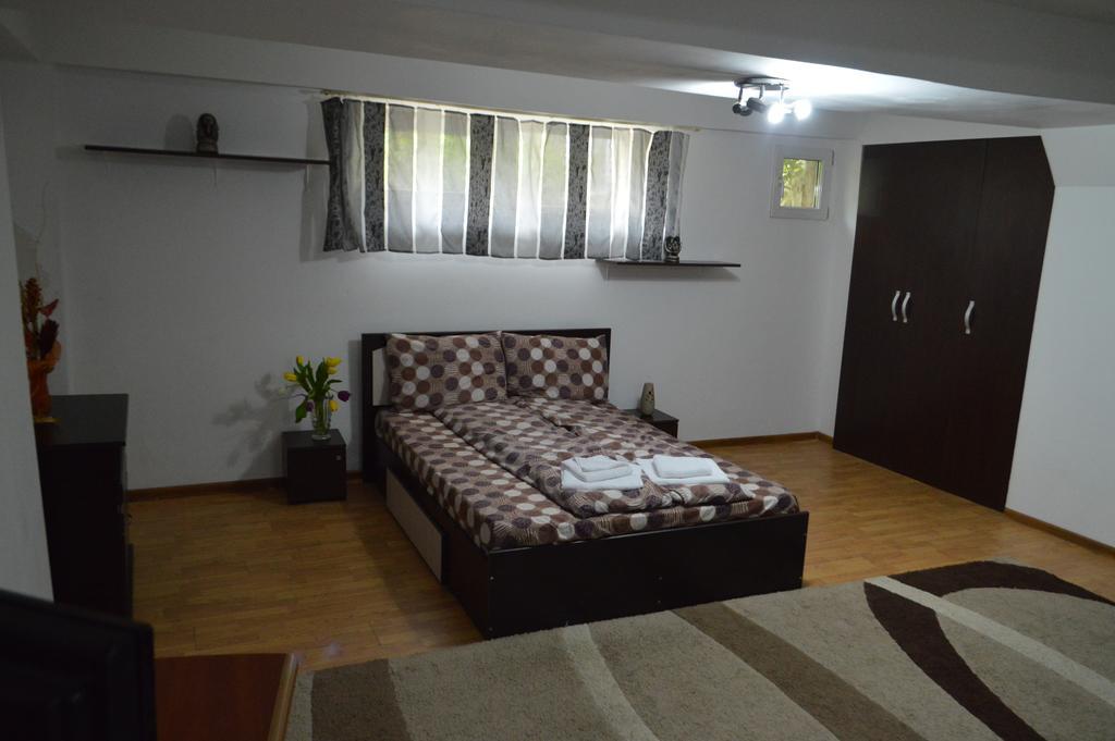 Csikos Apartment Cluj-Napoca Ngoại thất bức ảnh