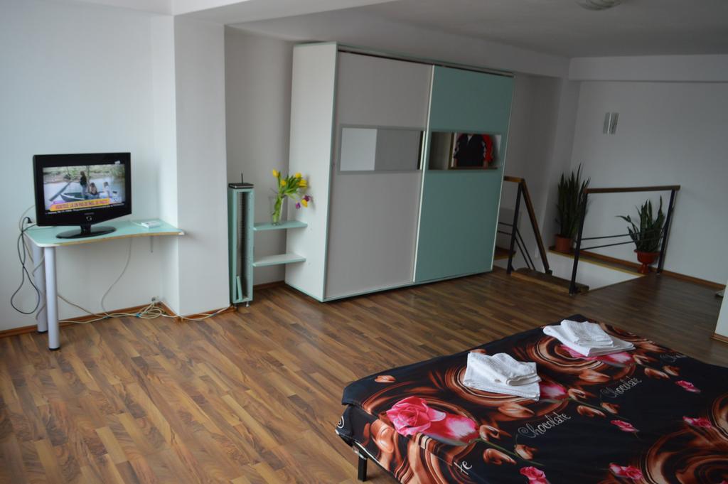 Csikos Apartment Cluj-Napoca Ngoại thất bức ảnh