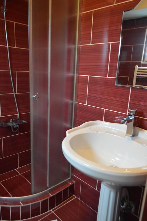 Csikos Apartment Cluj-Napoca Ngoại thất bức ảnh