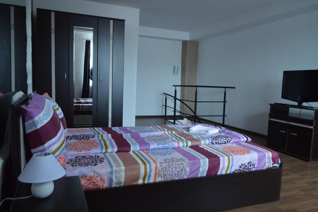 Csikos Apartment Cluj-Napoca Ngoại thất bức ảnh