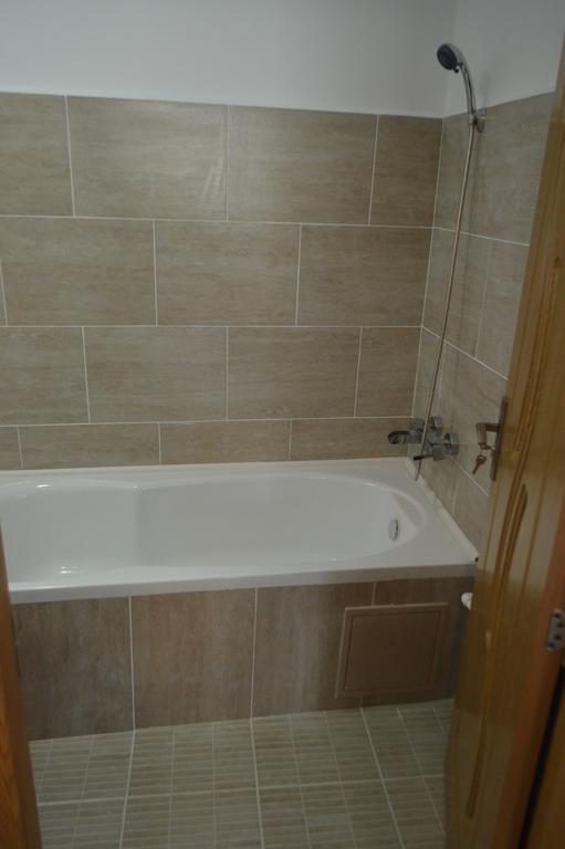 Csikos Apartment Cluj-Napoca Ngoại thất bức ảnh