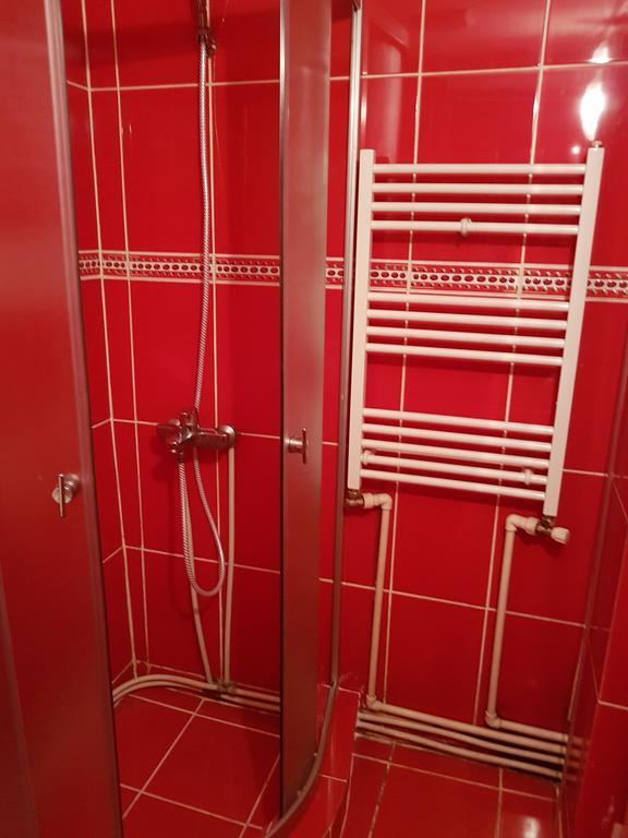 Csikos Apartment Cluj-Napoca Ngoại thất bức ảnh