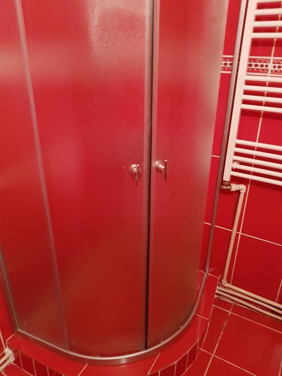 Csikos Apartment Cluj-Napoca Ngoại thất bức ảnh