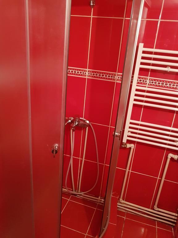 Csikos Apartment Cluj-Napoca Ngoại thất bức ảnh