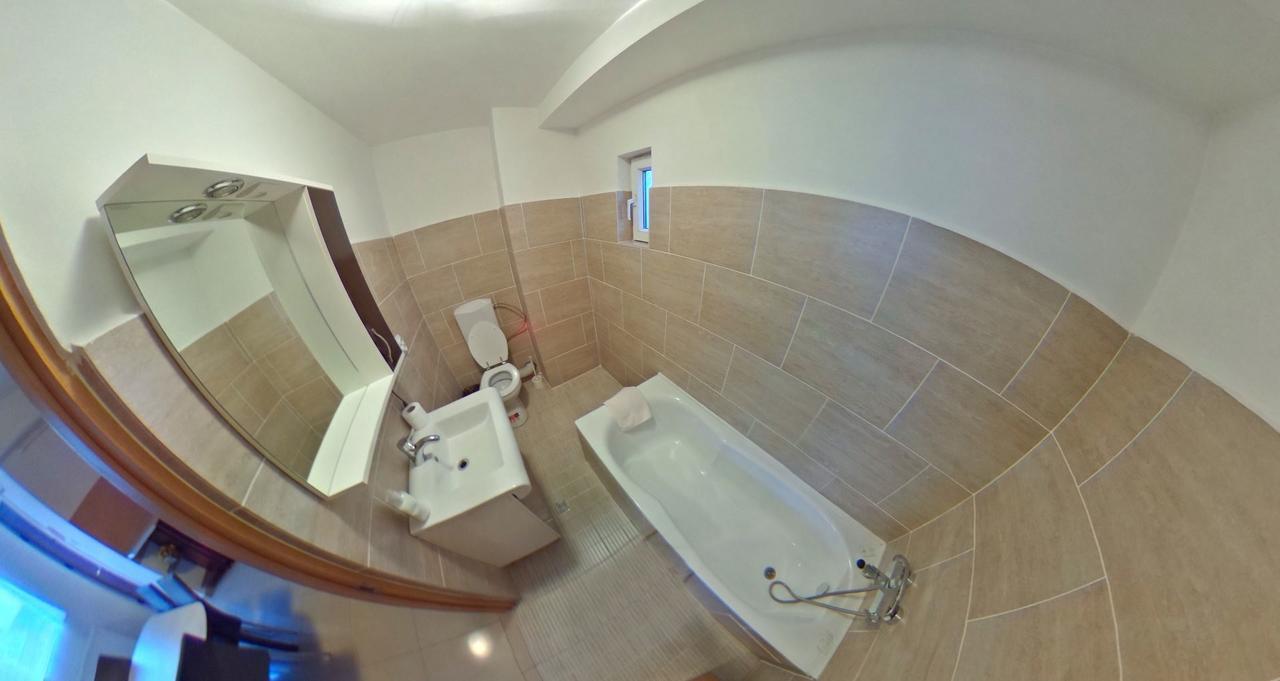 Csikos Apartment Cluj-Napoca Ngoại thất bức ảnh